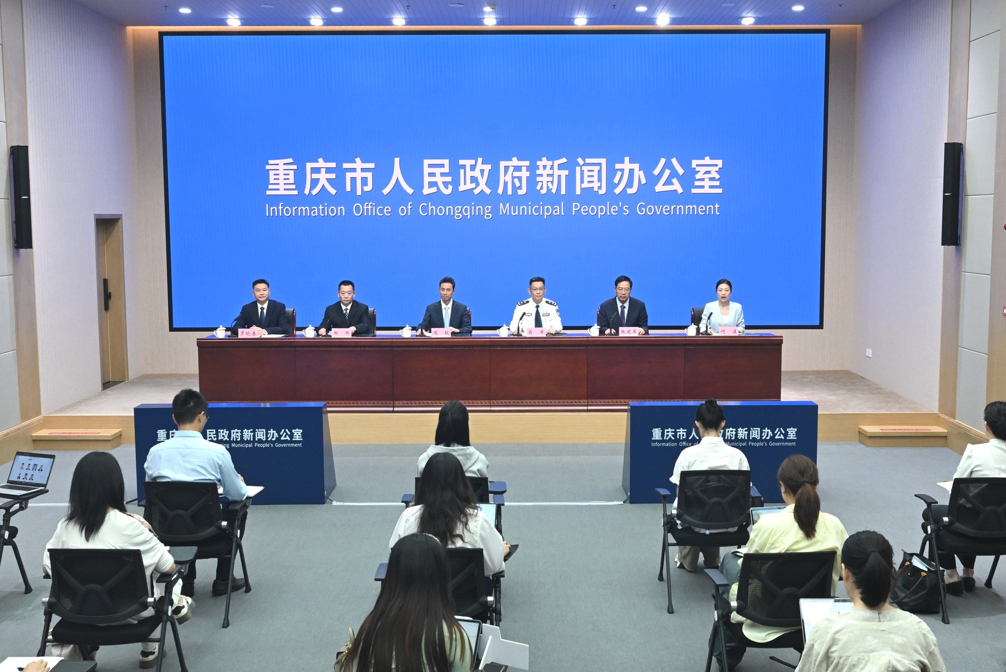 政策吹风会上｜重庆将推出9个方面27项具体举措 让老外了解重庆、来渝、在渝工作生活都更方便