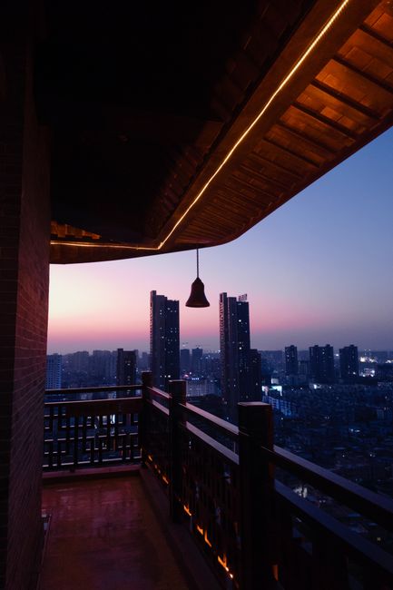 两江夜游:璀璨山城的绝美夜景