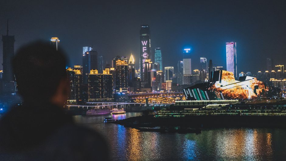 两江四岸夜游：山城夜景的最美打开方式